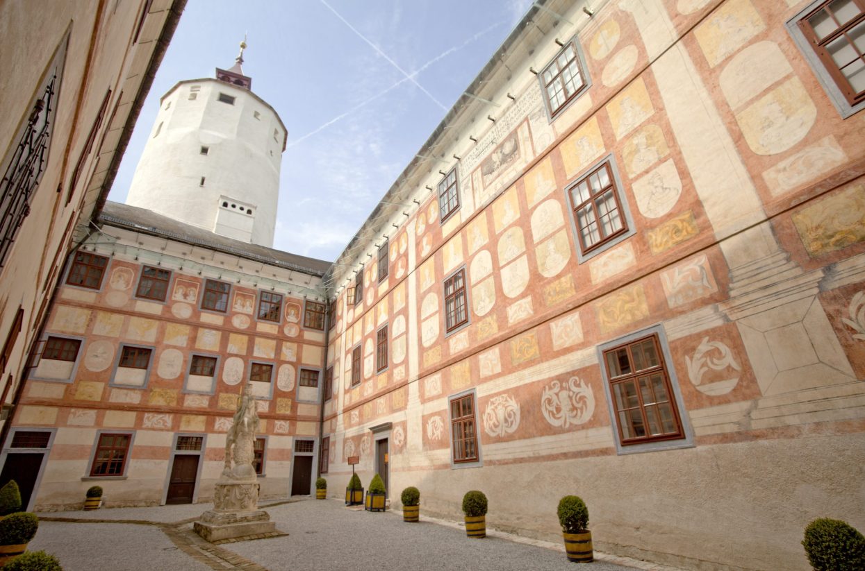 Burg Forchtenstein Innenhof ©Esterhazy/Foto im Lohnbüro